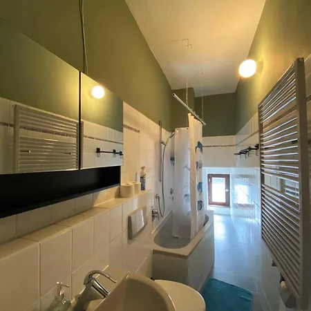 In - Spacious In Coliving 1 Guest house